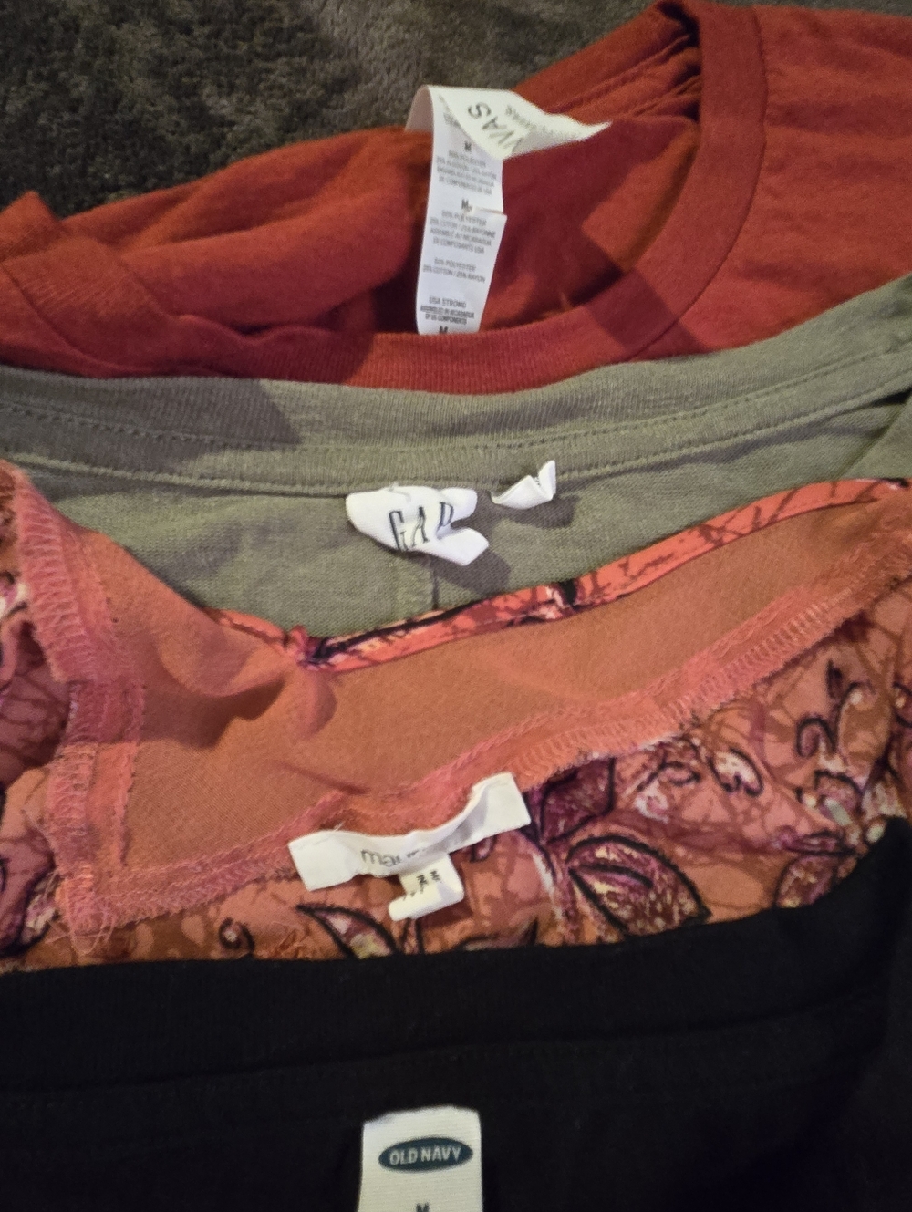 Lot of 12 Womens Clothing (M) - Picture 6 of 9